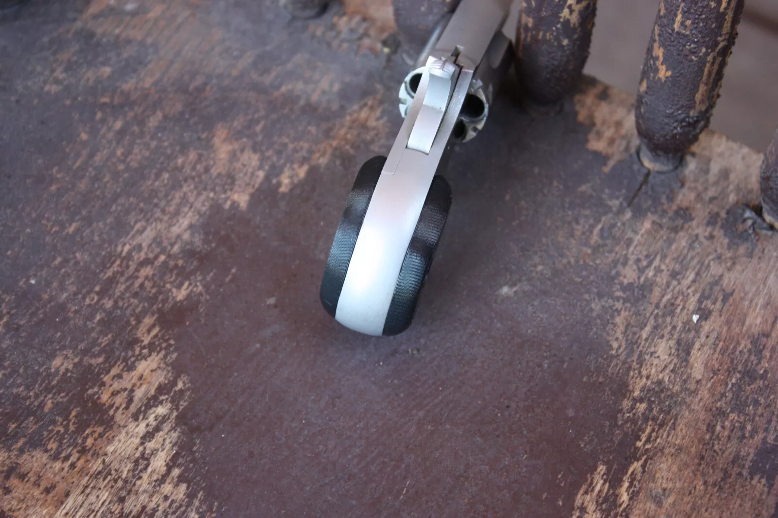 Replacement grips for north American arms 22 chubby grips USA NAA mini black - Image 3